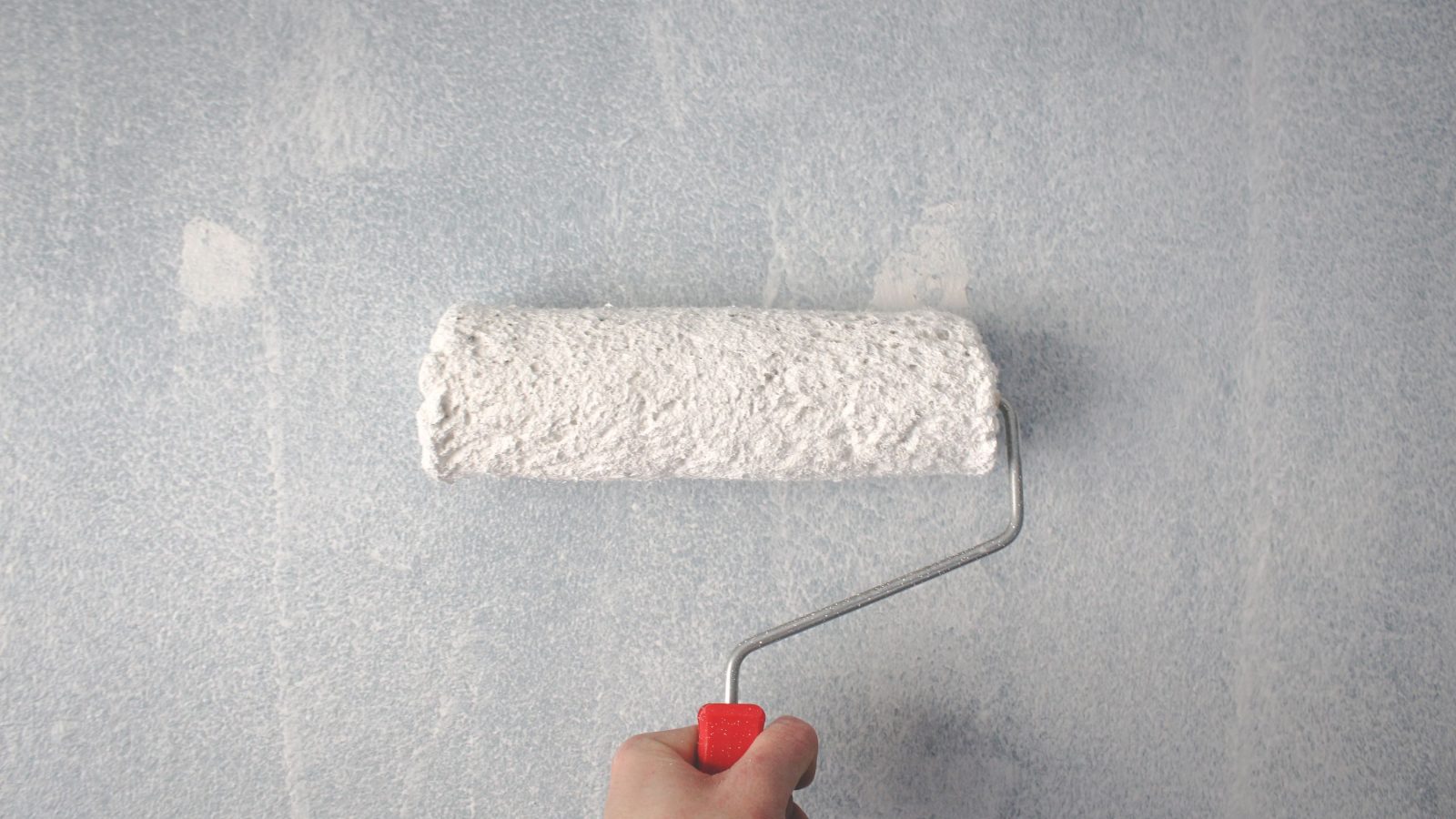 Detailarbeit mit der Farbrolle